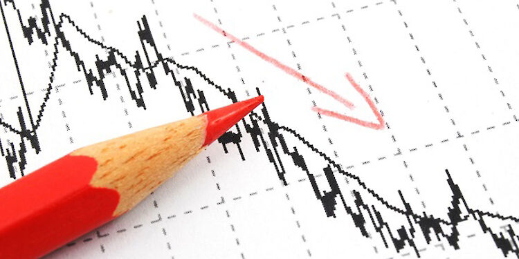 koers van beurs getekend met rode pijl erbij. En een punt van rood potlood.