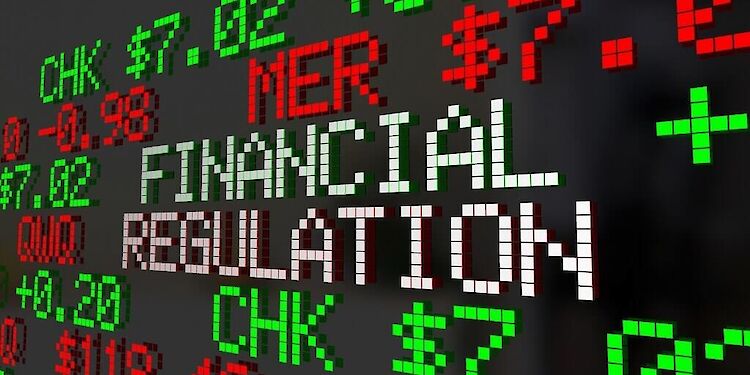 Digitaal bord met de woorden FINANCIAL REGULATION erop