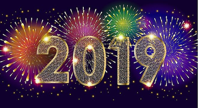 2019 in gouden letters met vuurwerk eromheen