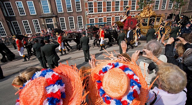 prinsjesdag optocht met gouden koets