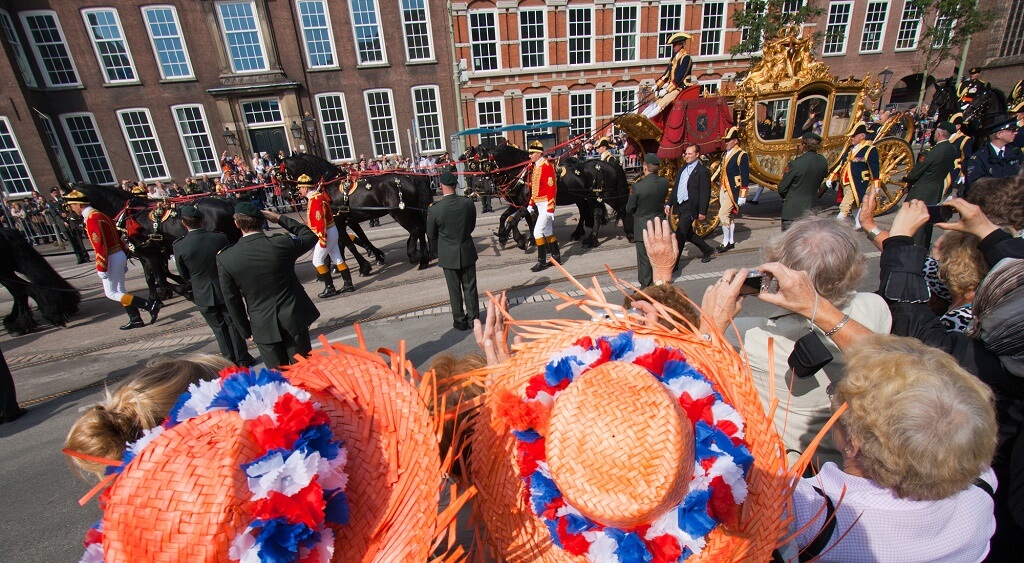 prinsjesdag optocht met gouden koets